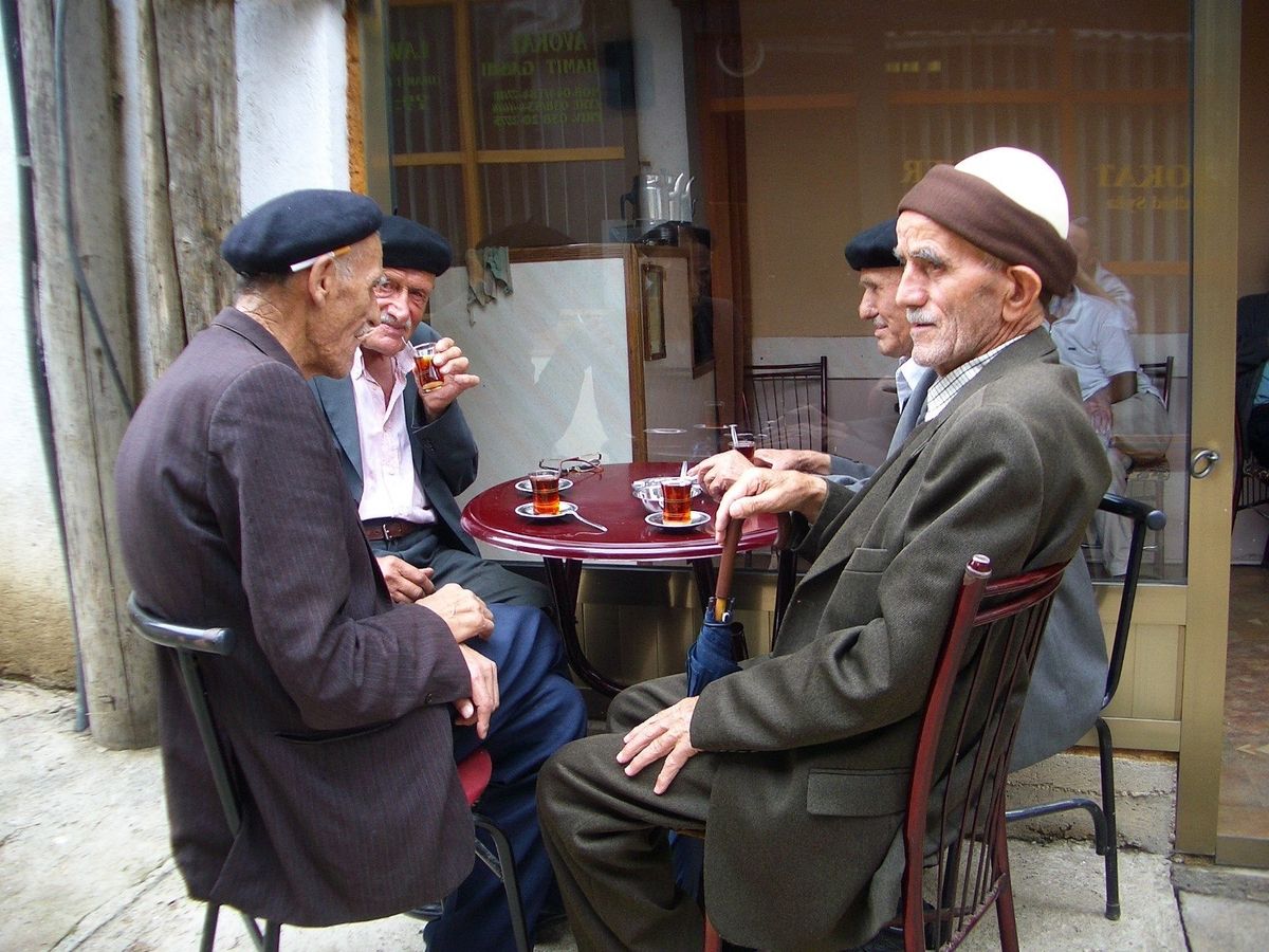 solcugazete60's tweet image. Türkiye’de 65 yaş üstü nüfusun, gelecek yıllarda toplam nüfus içindeki öngörülen oranı:

2025: %11,13
2030: %13,46
2050: %23,05
2075 sonrası: %30’lar