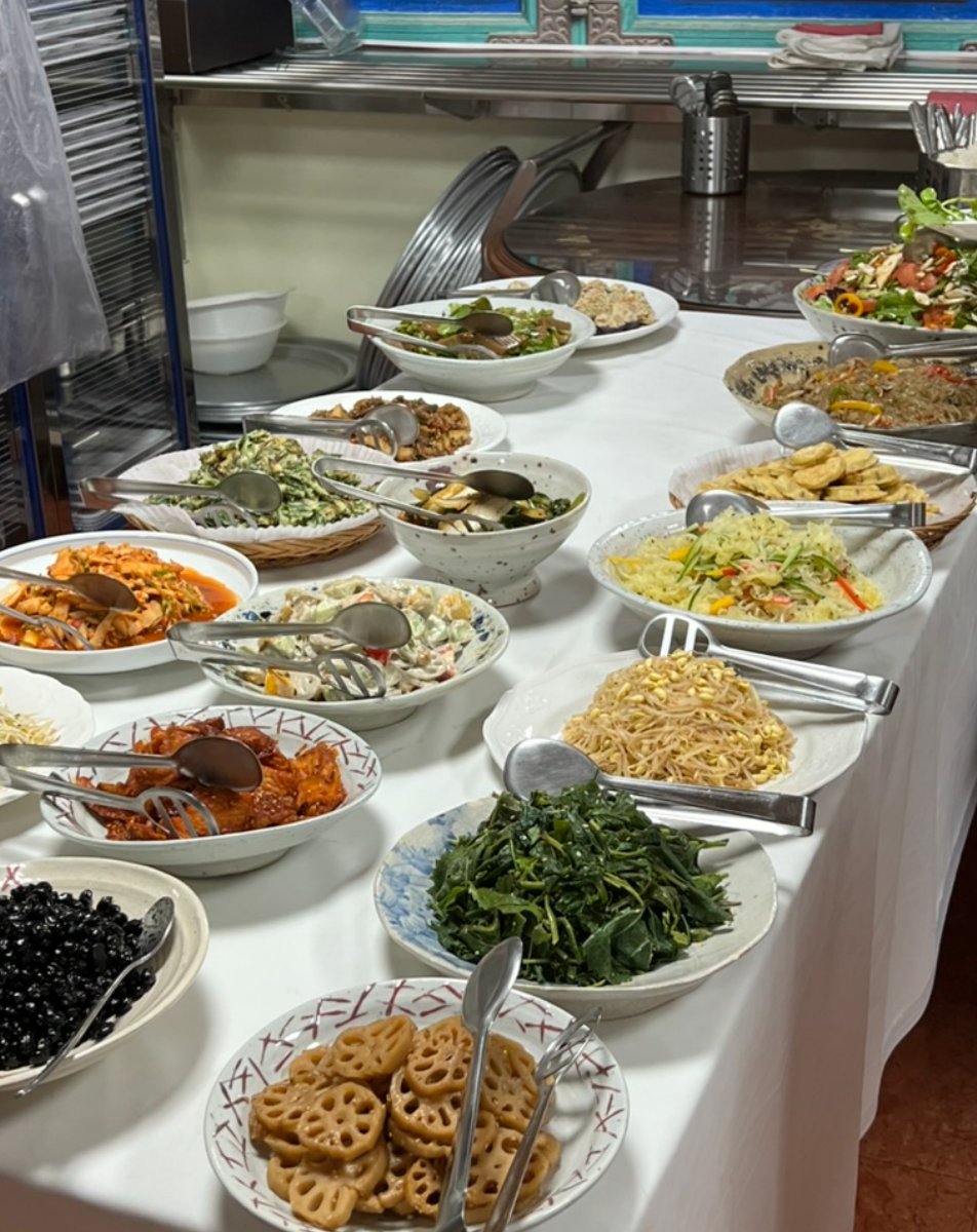 greenybread's tweet image. 슬쩍 제 최애-사찰 마포 석불사를 영업해봅니다…

이 절의 특징... 
✅ 비구니(여자) 스님 사찰이라 편안한 분위기
✅ 절밥을 NN첩으로 차려주시는데 존맛 
✅ 밤에는 야식을, 낮에는 간식 줌
✅ 서울 도심에 있어서 접근성 짱
✅ 약간 뚱쭝한 갱얼쥐있슴

전 가족들과 N번째 방문중이라조...^^