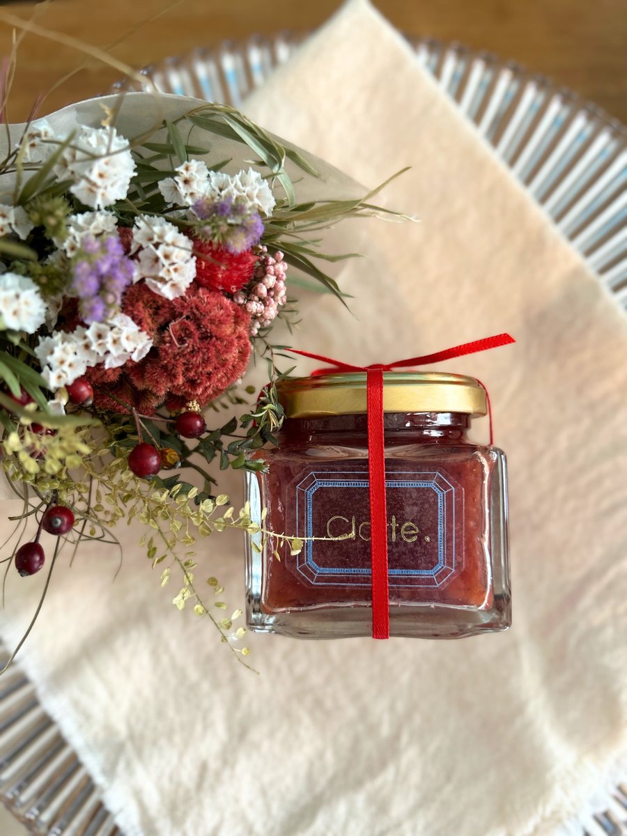 新商品のご案内…

『菖蒲産あまりんのジャム』

ご用意できました。
酸味が少なく、甘味が強い、埼玉県オリジナルの品種
「あまりん」生産量も少なく、貴重な苺を贅沢に使用した
あまりん100%のジャムです🍓
濃厚な甘味をそのままに、是非ご賞味下さい♪
#あまりん
#クラルテ
#clarte 
#埼玉県ジャム