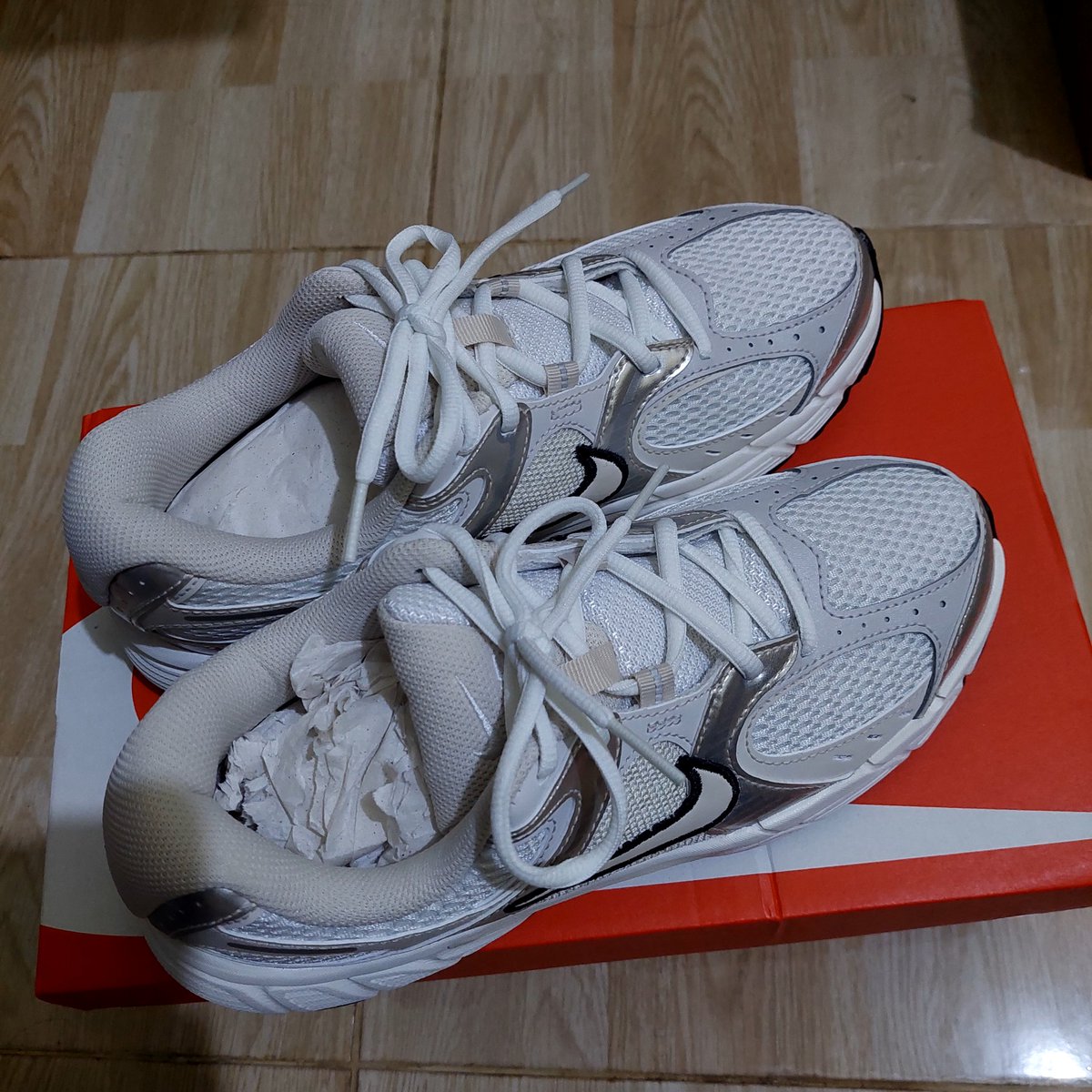 skysieee's tweet photo. WTS‼️ NIKE V5 RNR (GS) EUR 39
Baru beli belum dipake, ORI, Salah size 
#ZONAUANG #WTS #NIKEV5 https://t.co/Dqid6eyA0H