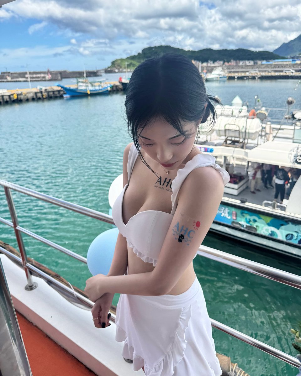 女星爱女子者 tweet media