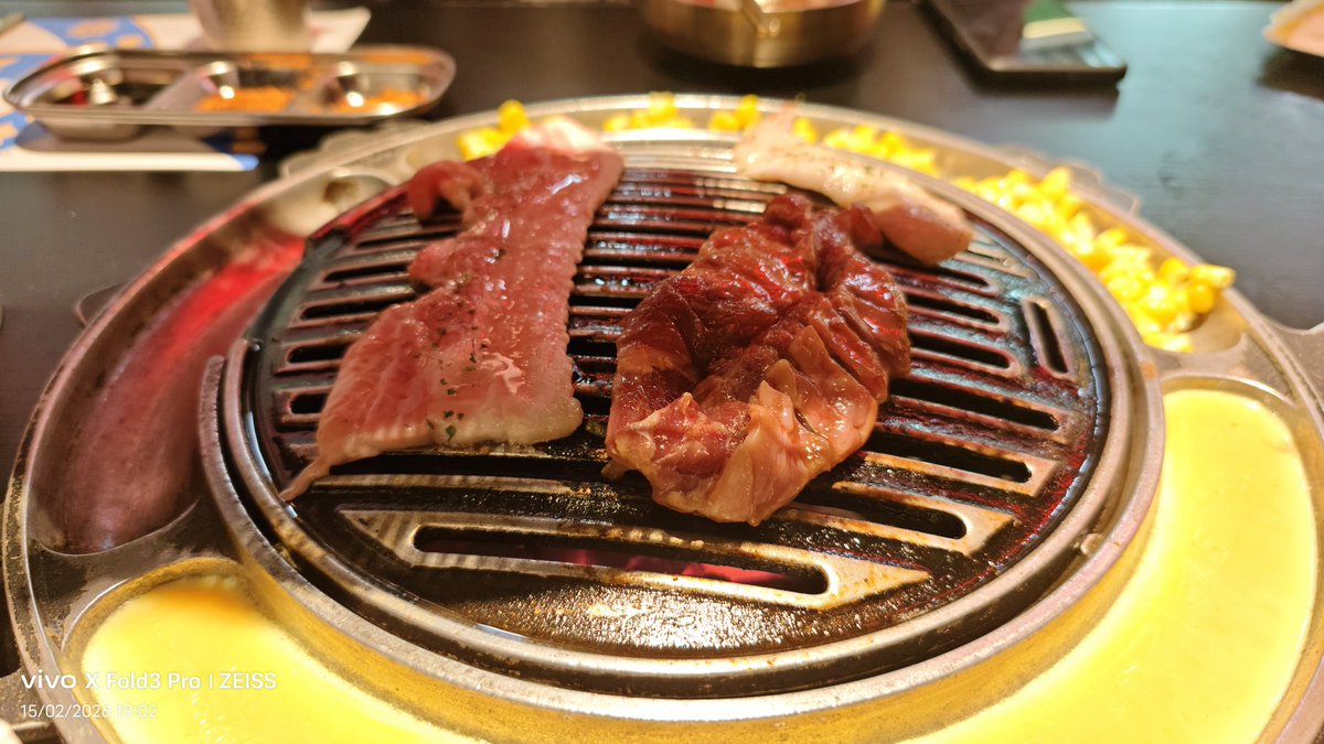 Creamfall1018's tweet photo. 饭......好吃 人......香@Neko_Han1620 https://t.co/9hxEyD2r7U