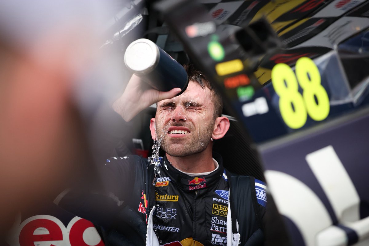 Supercars tweet media