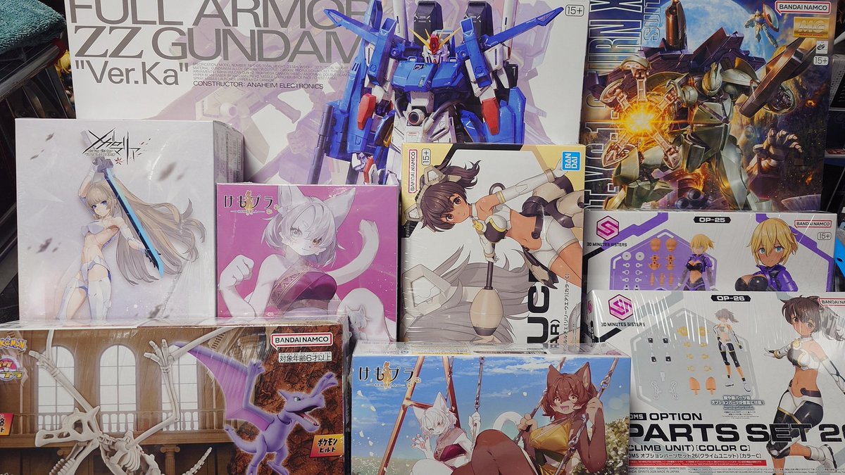 日曜日のぷらも屋さんへ行ってきました。予約してた30MSやFAZZなどなど