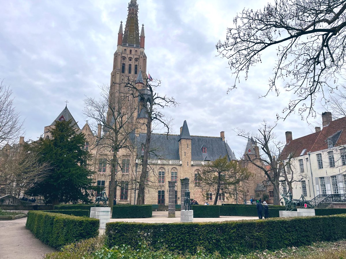 Dominiquepucini's tweet image. Bruges.  Église Notre Dame 
#Bruges #Belgique #Flandres 
fr.wikipedia.org/wiki/%C3%89gli…