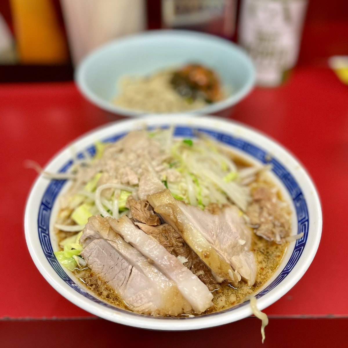 Ikero_Blog's tweet photo. ラーメン二郎中山駅前店で小ラーメンぶた5枚+つけ麺+ピリ辛ニラだれ。最強。 https://t.co/XveTxGH9aR