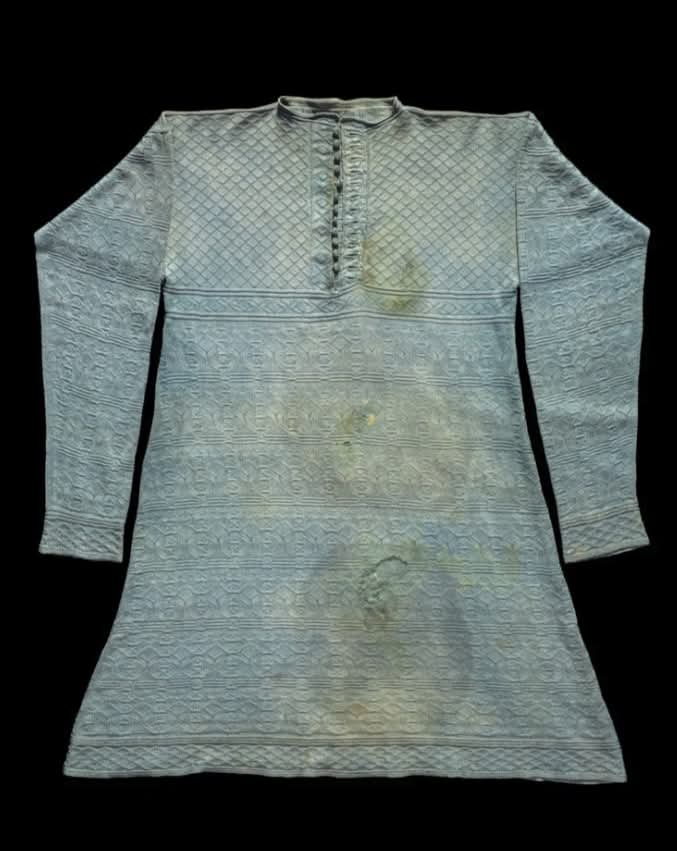 When Charles I had his head chopped off on January 30 in 1649 he requested he be given an extra vest before going outside to the execution scaffold, he wanted to make sure that he didn't shiver from the cold (people may mistake it as fear) - this is the vest he supposedly wore.