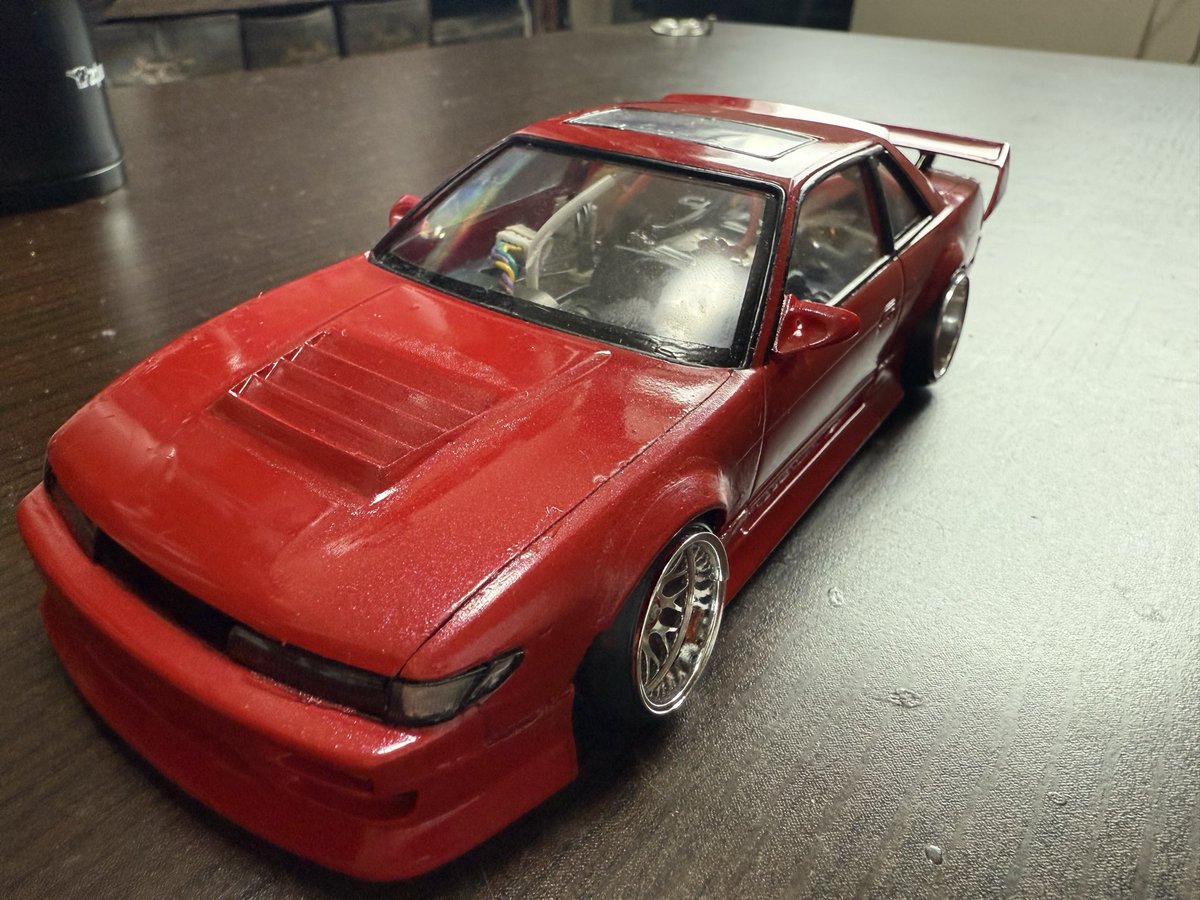 mwWMdVFFqr69300's tweet image. #ミニッツ
#MRD
#プラモデル
#s13シルビア 
初めてボンネットダクトパテ埋めしてみた。雑だけど初だから良しとしよう😁