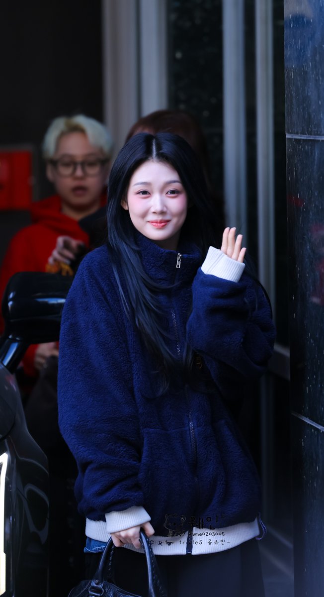 yubammie's tweet photo. 260222 퇴근 😄👋🏻

#공유빈 #tripleS #트리플에스 #유빈 #YuBin https://t.co/q8KwOOM3Rk