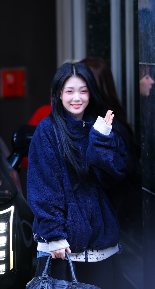 yubammie's tweet photo. 260222 퇴근 😄👋🏻

#공유빈 #tripleS #트리플에스 #유빈 #YuBin https://t.co/q8KwOOM3Rk