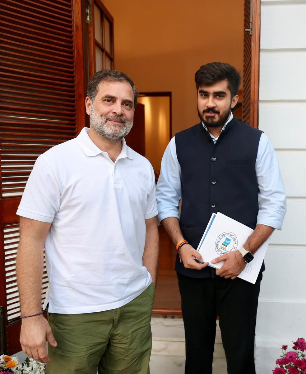 ronak_khatrii's tweet photo. 📍10 janpath https://t.co/4a5kfmG3Zv