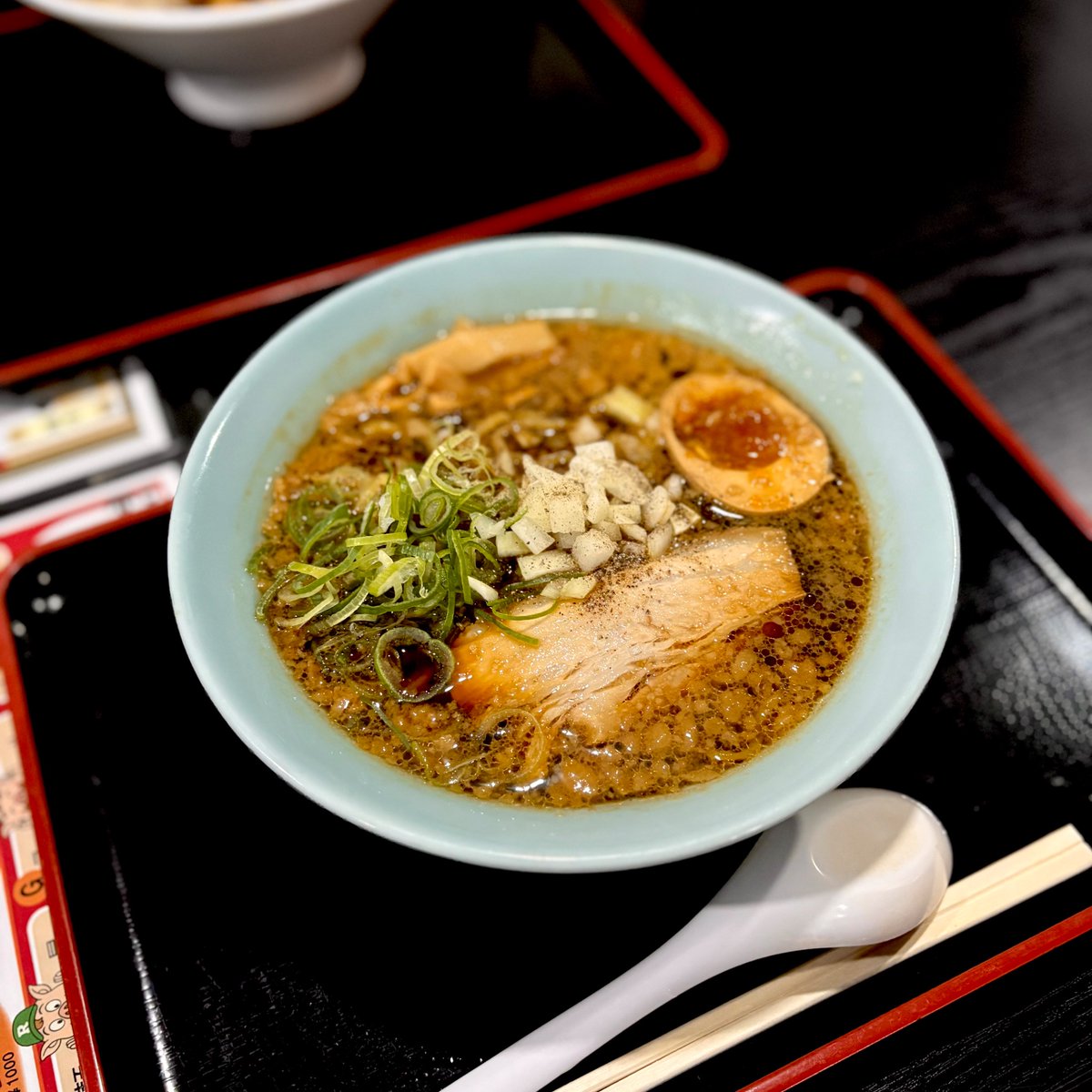 昨日の夜の出来事です。
オッカは「うめぇ、うめえ、」
とすすり続けました。