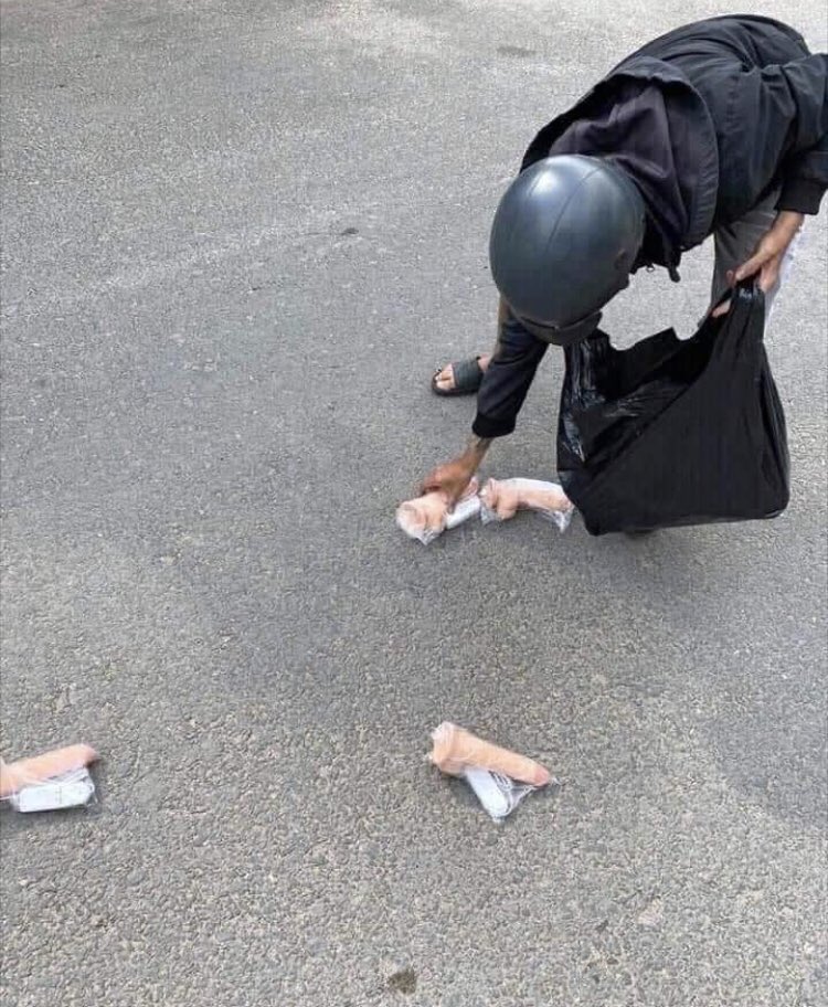 Lagi bawa motor liat ada yang geletakan dijalan kira kira ada yang tau ga ini apa?