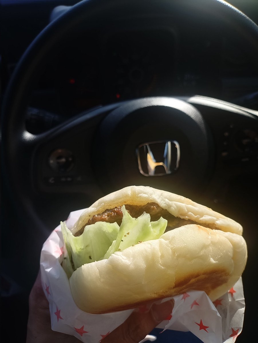 ktetu7694's tweet image. えっデカくない…ヒカリの感覚で買って後悔してる…でも美味いw