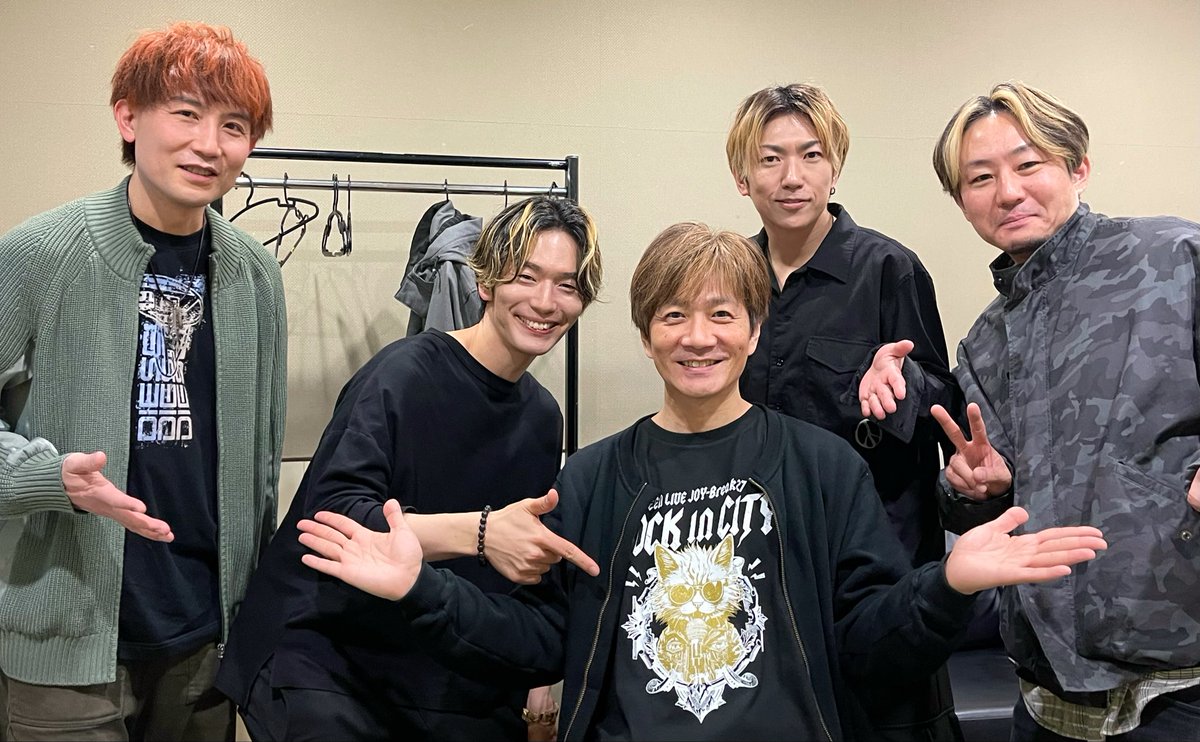 DEEN LIVE JOY-Break27 最高に楽しかったー！
身体に染みてるオリジナルはもちろんですが、今回のカバー曲達が想像以上によかった！！
学生時代に聴き馴染んだ曲達が完全にDEENサウンドになっててマジで感動🥹
サポメンそれぞれの演奏力は高いし、ホントにいいLIVEでした〜♪
お疲れ様でした！