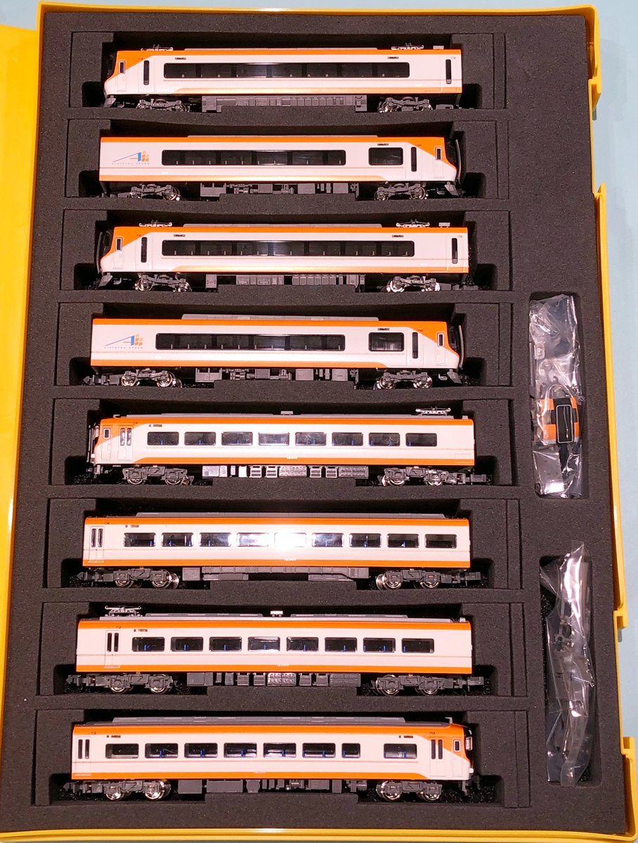 特製品といたしまして近鉄22000系+12410系8両セットをご用意しました