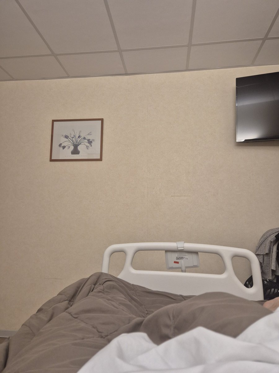 J + 6 Opération hernie discale L4-L5 bah j'en chie un peu moins 😅  Les nuits sont toujours aussi pourries par contre ! 
Il va me falloir  du Playacetamol j'vous dis après tout ça