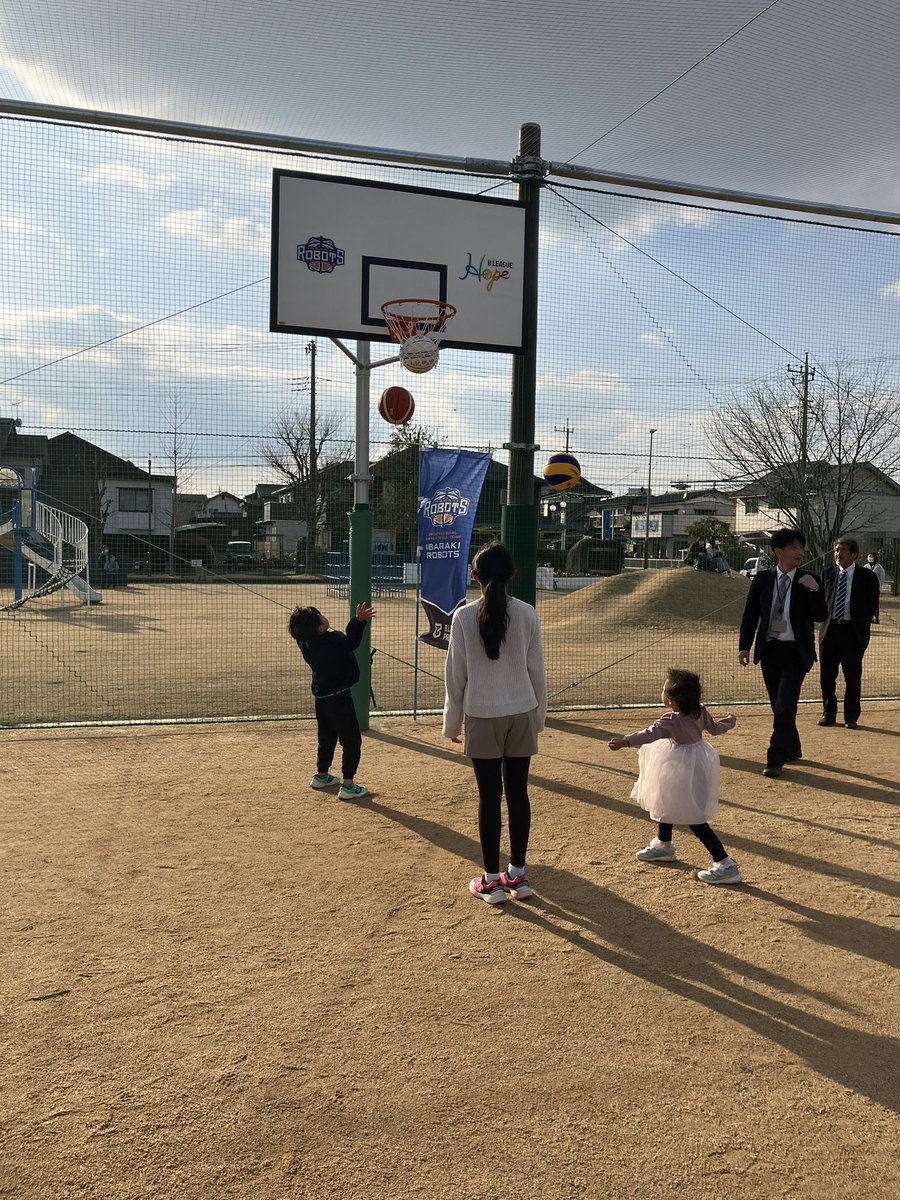 水戸市内原庁舎の周囲、内原6区の住宅地の公園に水戸市と地元自治会の