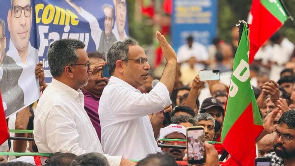 Sdpi_Mang_Rural's tweet photo. #MKFaizy #NationalPresident #SDPI #release #grandwelcome #kerala #calicutairport #LionIsBack #sdpikerala https://t.co/Cid3OuQ32x