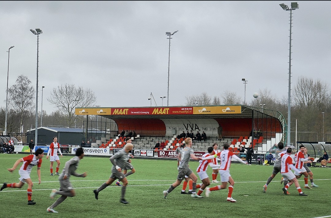 De Dwarslat tweet media