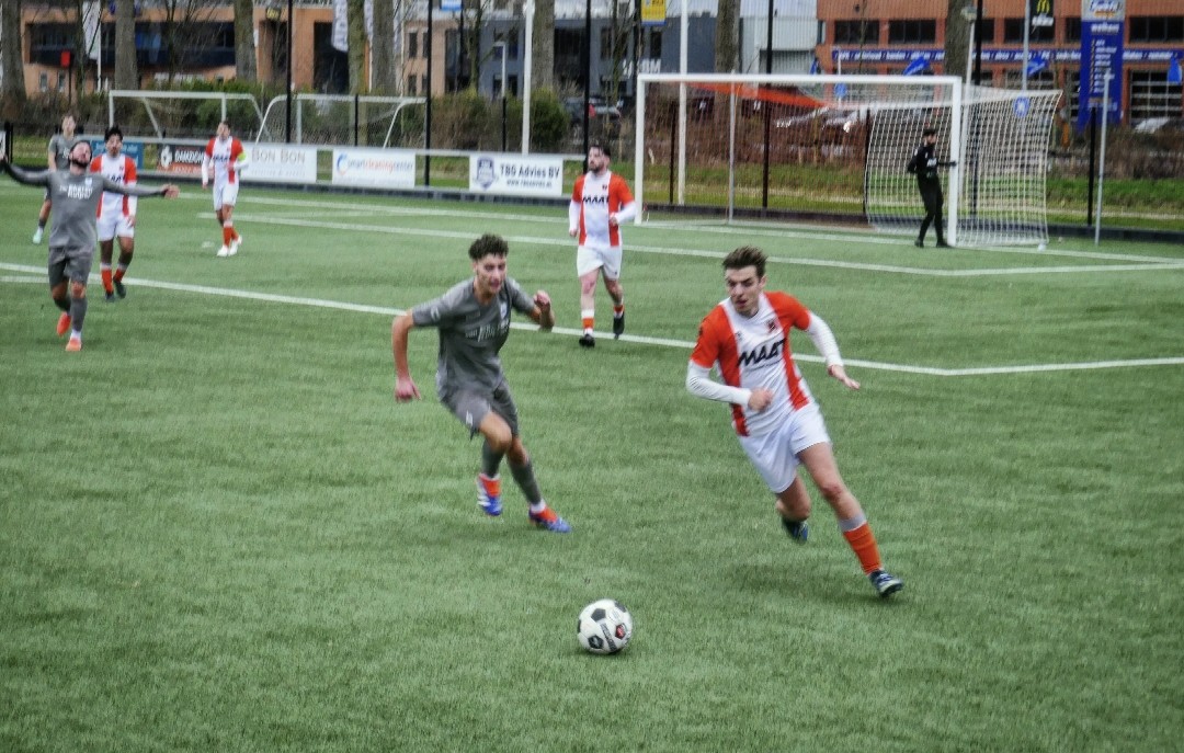 De Dwarslat tweet media