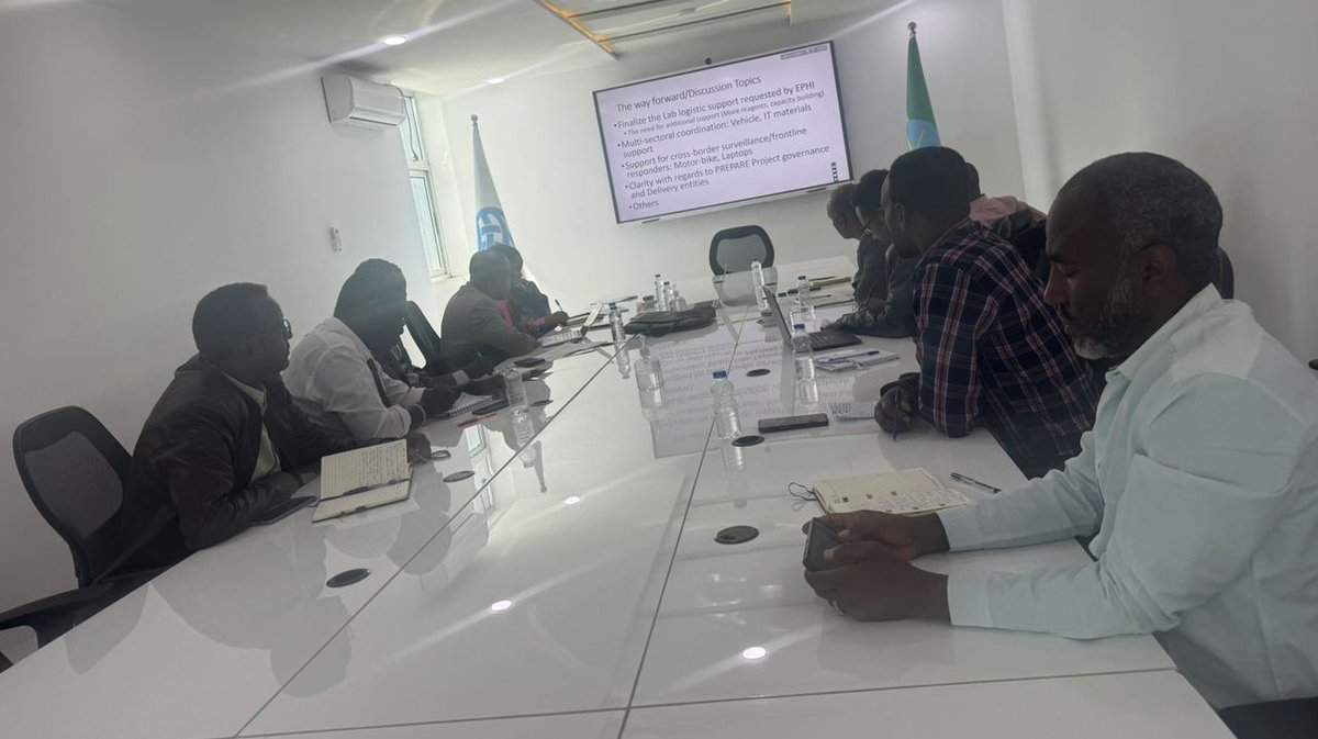 IGADHealthS's tweet image. 📍Addis Ababa, Ethiopia | 20 Feb 2026

The IGAD #PREPARE team held a consultation meeting with Ethiopia’s @FMoHealth and the Ethiopian Public Health Institute (@EPHIEthiopia)

The team shared project progress updates, clarified the project’s governance and coordination