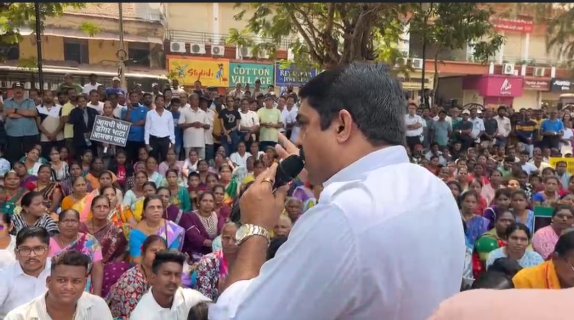 VijaiSardesai's tweet photo. I stand with the people at Azad Maidan.

The attack on Viresh Borkar and peaceful citizens is not just a law-and-order failure — it is an assault on democracy, driven by a dangerous Salazarshahi mindset.

The manhandling of elected representatives and violent attacks on activists mark a dark day for Goa. This is a fight for our state and our democracy — and we will not back down