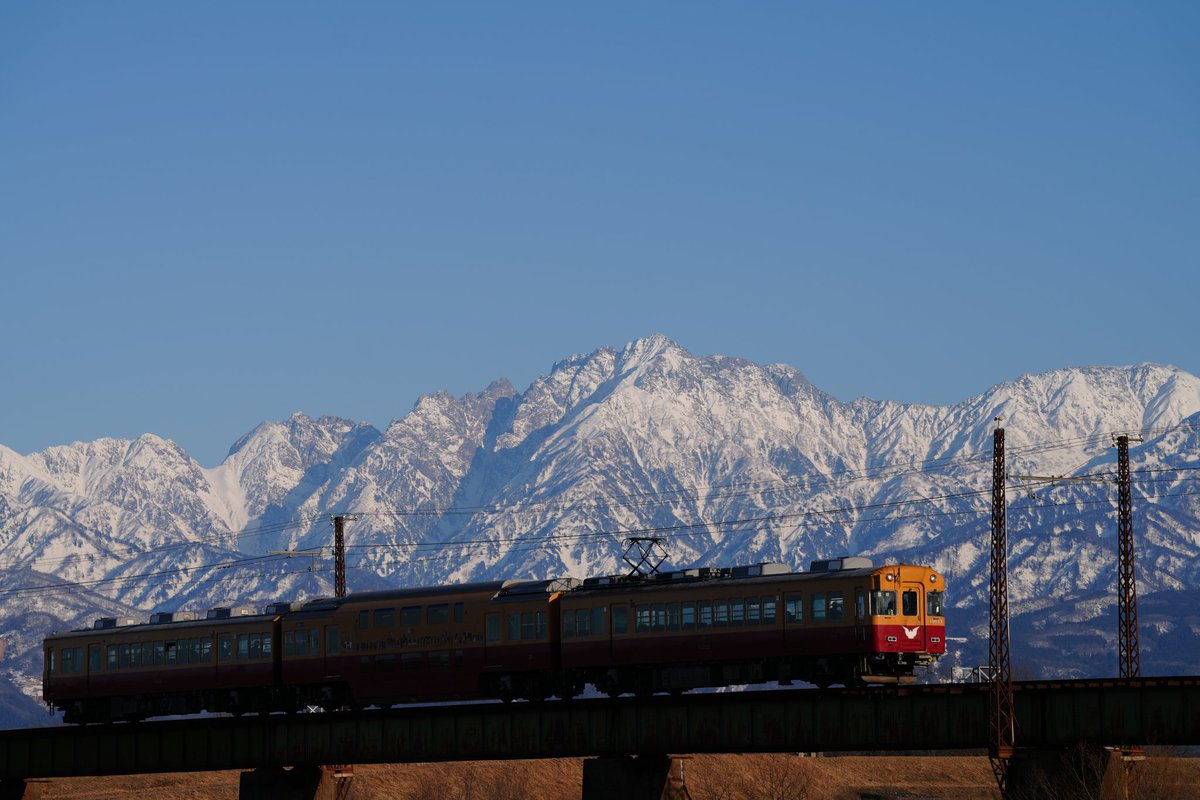 2026.2.22 綺麗に見えた立山連峰バックにキャニオンとダブルデッカーの