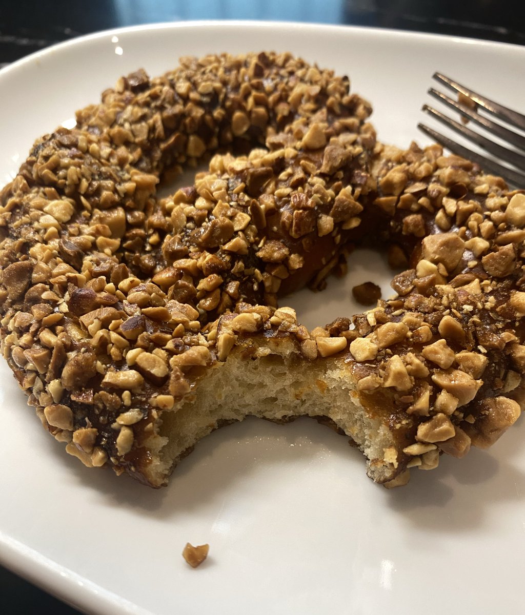 แพ้ขนมปัง แพ้แบบยอมให้ตลอดไม่เคยต่อต้านได้เลย 🥹 เวลามีแป้งในปากเคี้ยวนุ่มๆมันรู้สึกเติมเต็ม อบอุ่นโอบกอดตัวเองมาก😋🥰