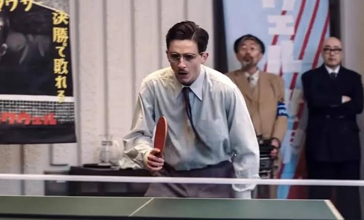 Kemampuan Josh mengeluarkan potensi akting Timothée Chalamet sebagai seorang likeable bastard, Marty Mauser untuk diikuti journey-nya meraih juara dunia ping-pong pun layak diberi kredit lebih.

Chalamet jadi nominasi terkuat untuk meraih Oscar kategori Aktor Terbaik tahun ini!