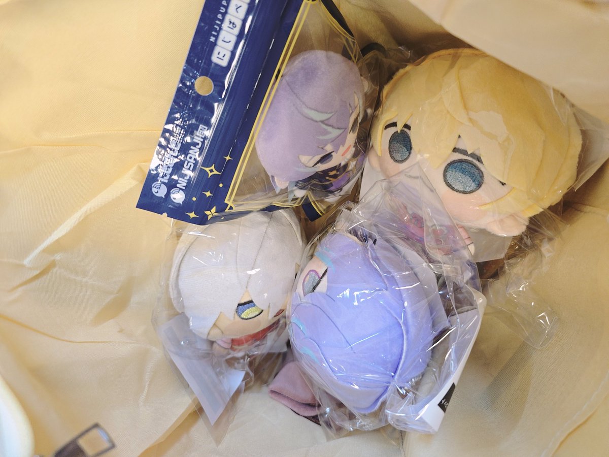 #CQ9 に出す予定の新作品です～✌
กระเป๋าผ้าแคนวาสสกรีนลาย Oriens จะวางขายที่งาน CQ เดือนหน้าด้วยนะคะ จุของได้เยอะมาก

※มีลาย Dytica ด้วยค่ะแต่เป็นสีดำ ไว้จะถ่ายรูปมาลงเร็วๆนี้นะคะ
#CQ9_SUN #CQ9_SAT