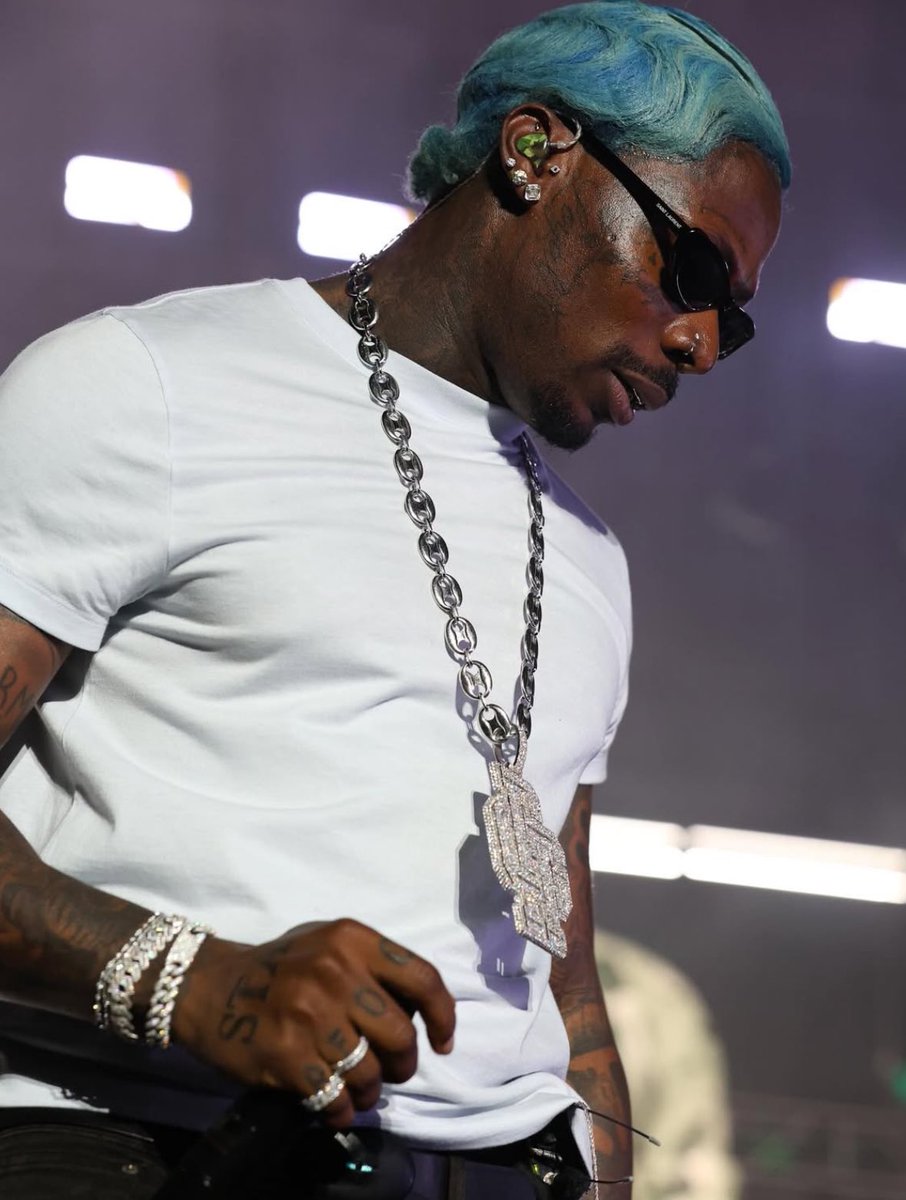 Good morning fam 🌄❤️

What did I miss ?