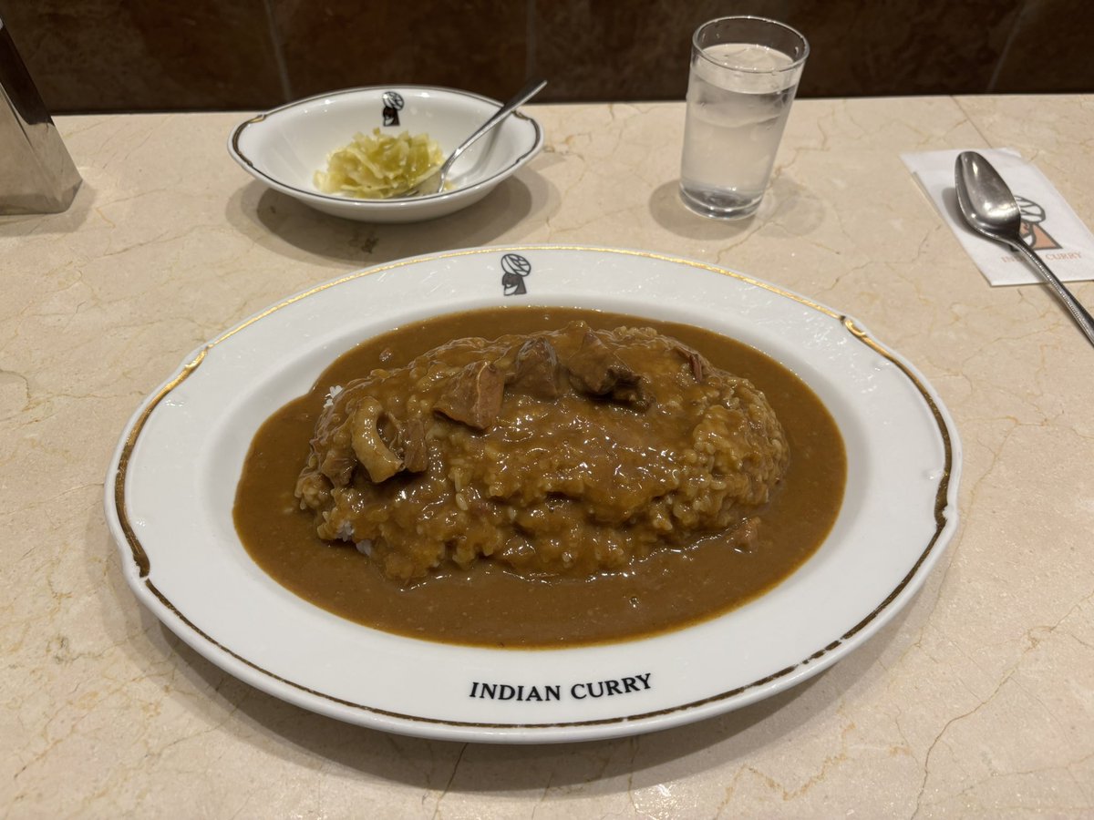 kawauchi2019's tweet photo. 2年ぶりの大阪マラソンでしたが、新コースは旧コースよりもかなり走りやすかったです。

集団から遅れて単独走で走っていることも多かったので、「真剣に走れ」と野次られた際には「うるせえ」と力に変え、沢山の名前の応援には感謝の気持ちで、とにかく気持ちが切れない声援が続いた大阪でした。 https://t.co/7jrzUODsVo
