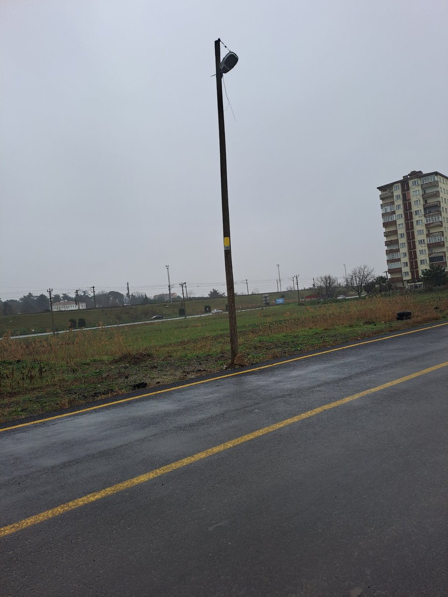 Muratpercin59's tweet photo. @tredascomtr Aylardır bildirmemize rağmen arıza giderilmeden yapıldı mesajı geliyor 
Her seferinde arıza kaydı artırıyoruz yapıldı mesajı geliyor fakat arıza yapılmıyor 
Kimlerin cebine para akıyor her arıza sonrası yapılmayan arızadan paralar aliniyormu 
@TCEnerji  @aBayraktar1  @tcbestepe https://t.co/kYu6uUY6jY