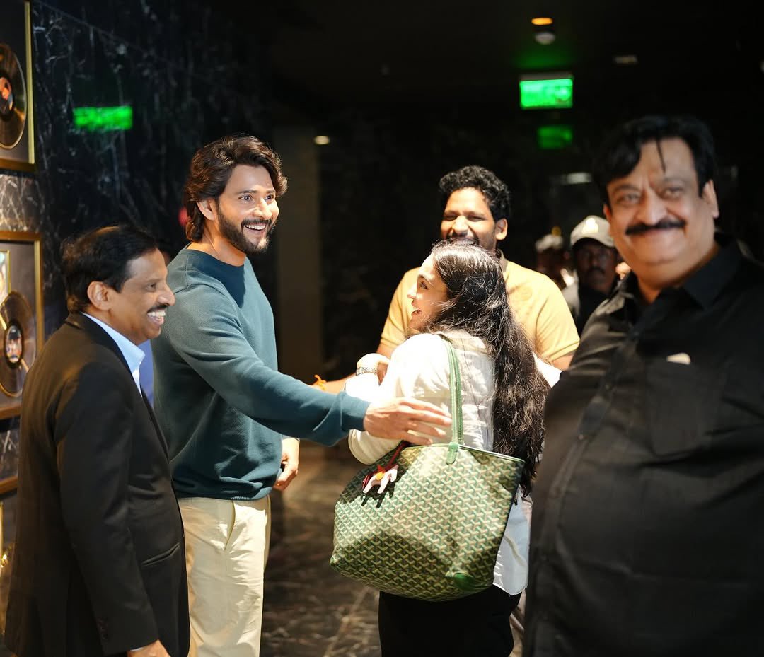 _VardhanDHFM_'s tweet photo. Bob is that one good friend who always makes everyone smile and laugh🫶

#MaheshBabu | #Varanasi 
My Hero @urstrulymahesh 👑 https://t.co/lATldJHUrJ