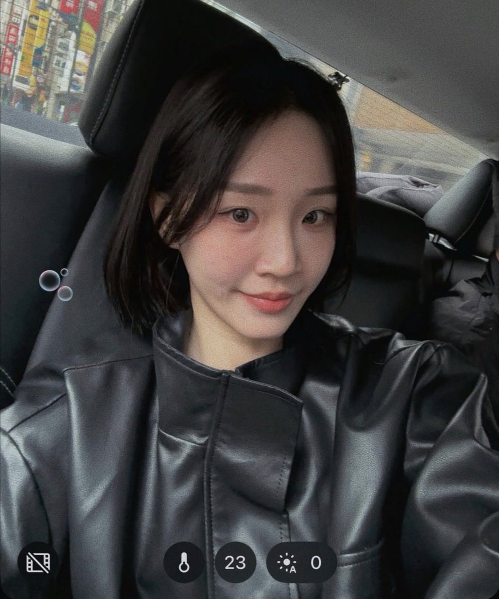weiiisex's tweet photo. 太久了 
都變成短髮了🖤
#射 #ootd #腿 #長腿 #腿控 #顏射
#臀 https://t.co/ZrX9ptog7V
