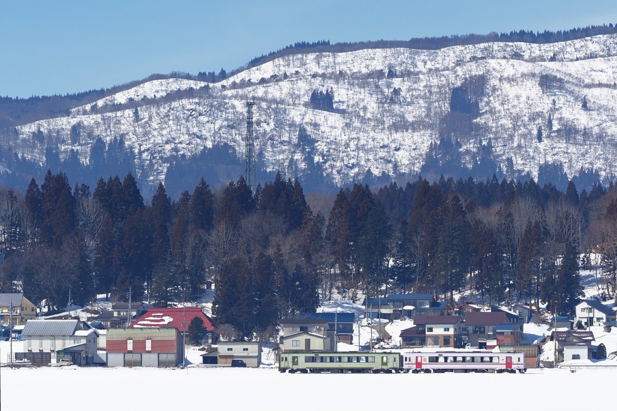 春待つ里を往く雪うさぎの色した列車、良かった