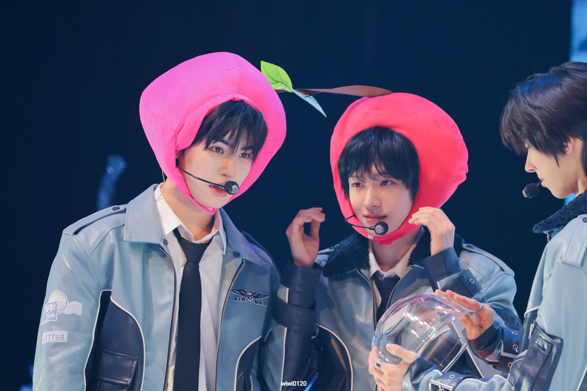 260221 킥플립 팬콘 낮공

탁구공 옮기기
체리 두개🍒

 #킥플립 #KickFlip #동화 #DONGHWA #민제 #MINJE