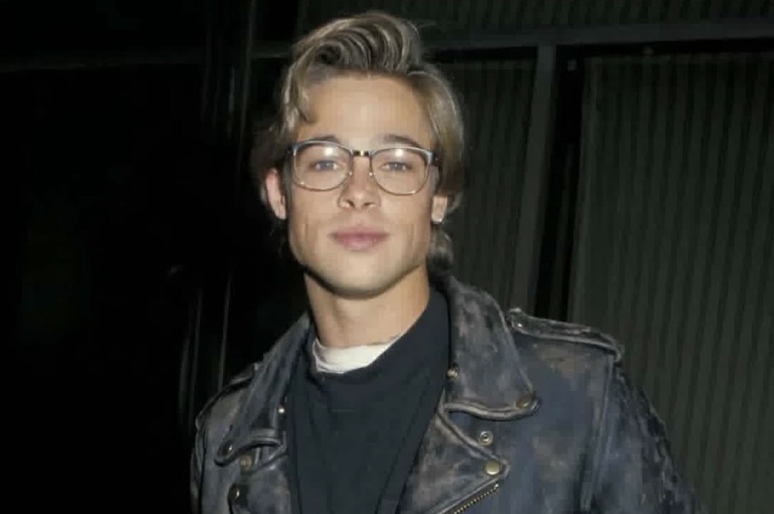 historyinmemes's tweet image. Before finding fame, Brad Pitt worked as a limousine driver for a strip club. Ironically, it was one of the dancers who nudged him toward his future, encouraging him to enroll in his first acting class in Los Angeles—an early step that pushed him to pursue acting in earnest.