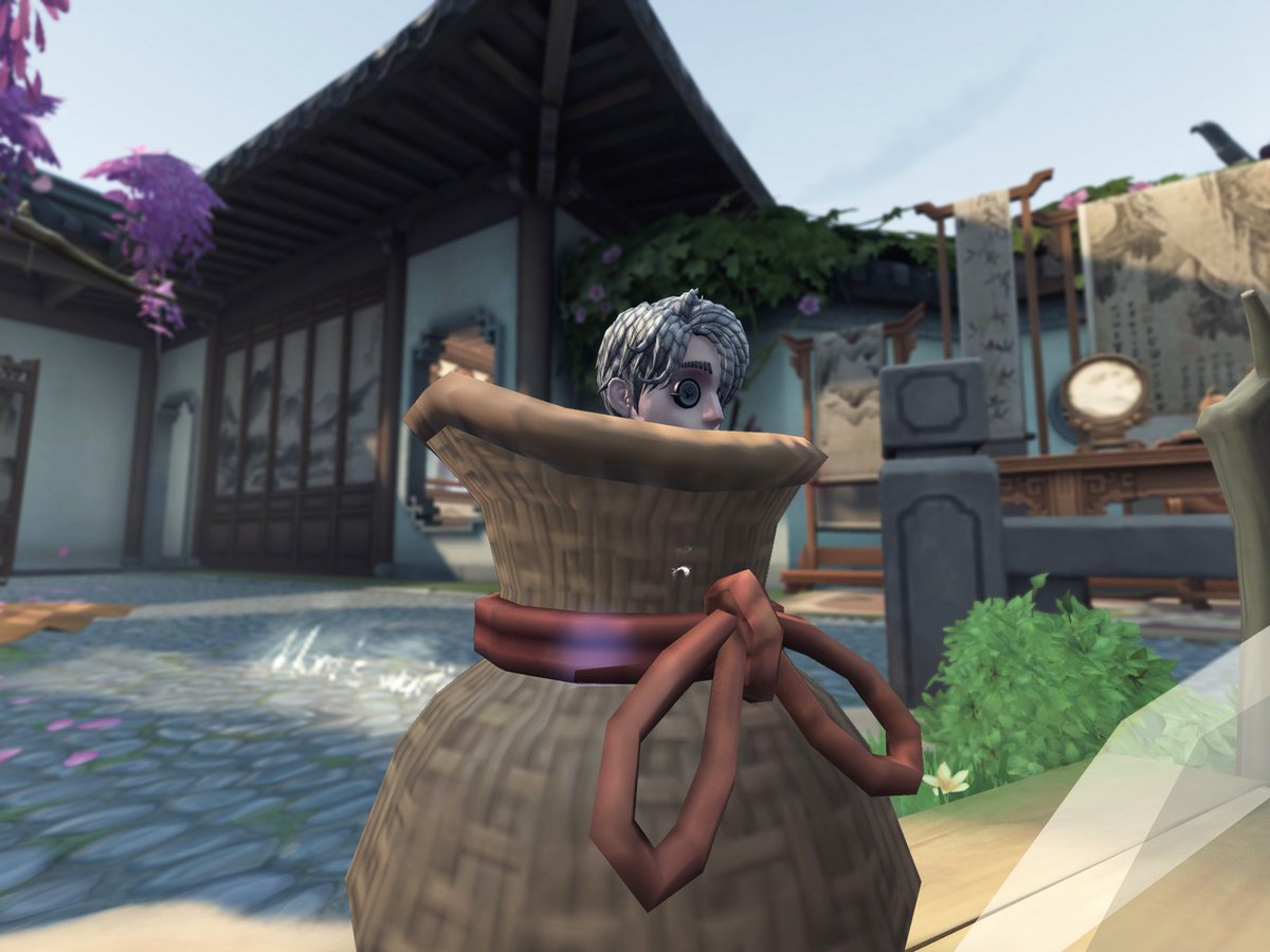 Cats love being in enclosed spaces.
Because it's calming.

When Joseph sees me like that, he says, "That's cute." But isn't that just normal for cats?

Be cat-like on Cat Day.
Meow meow ᗢᘏᓗ

#joscarl is best