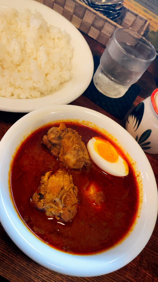 駒沢 タイカリー ピキヌー
チキンカリー、サラダ

今日は坐禅がないけど三軒茶屋で予定がありランチにピキヌー。チキン2つ入ってて嬉しい！

#タイカリー
#スパイスカレー
#駒沢公園
#駒澤大学