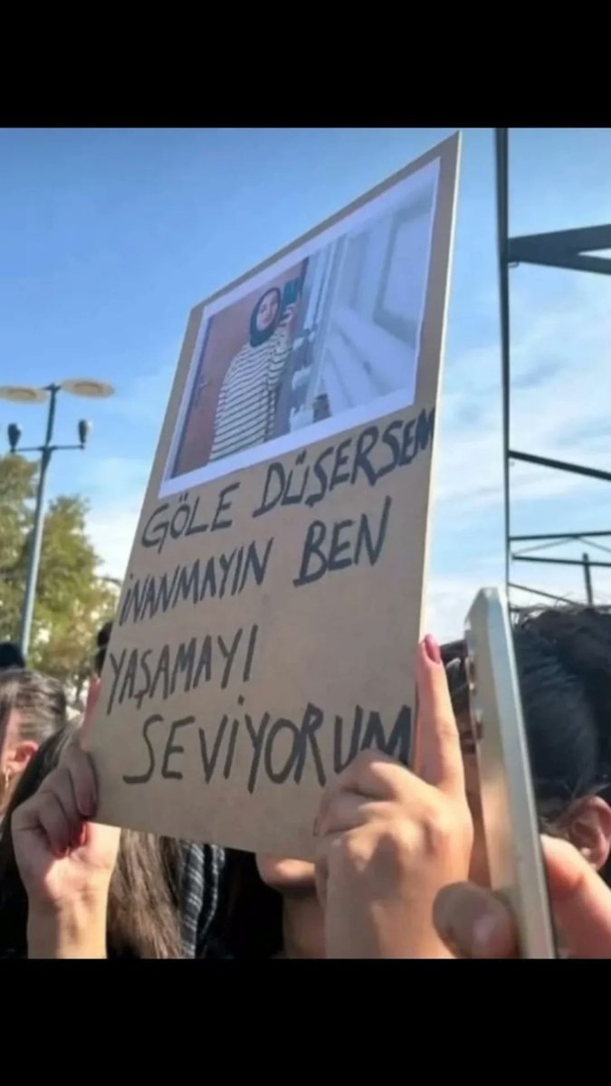 Akay.Zewe tweet media