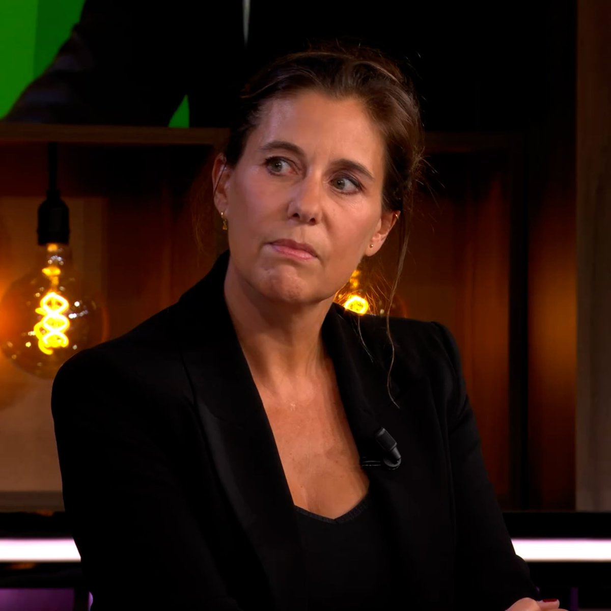 john_witkamp's tweet image. Zo'n beetje de allerslechtste politiek duider Floor Bremer van wef zender #RTL, mag op de bank bij #wnlopzondag weer haar rare warrige aannames spuien. 
#wnl