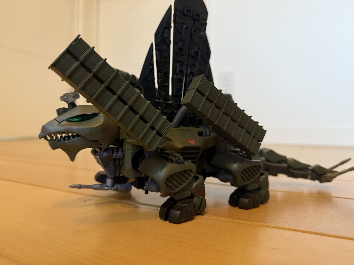 GETRIDEamam's tweet photo. ディメトロドン対空仕様完成しました　対小型・中型のミサイル4基とどんな大型も撃墜する大型ミサイルを装備し数百キロの獲物も撃ち落とす　空の相手には無双できますが地上の接近戦は専用武器が貧弱なためほぼ勝てません小型ゾイドにも負けます
#ゾイド https://t.co/7gENn9vKYw