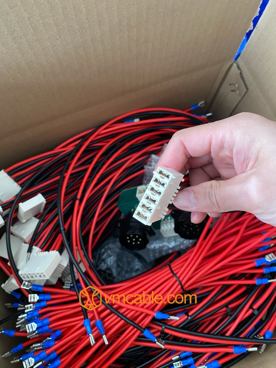 Konsnhunter tweet media