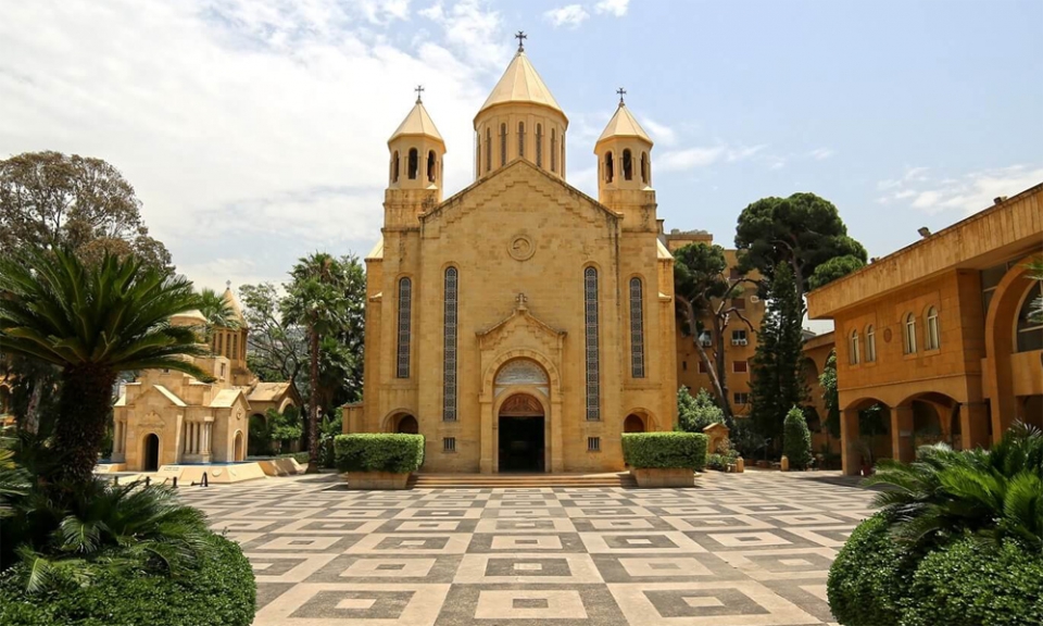 Սուրբ եւ Անմահ Պատարագ Անթիլիասի Մայրավանք 

bolsohays.com/haber-158518/-… #bolsohays