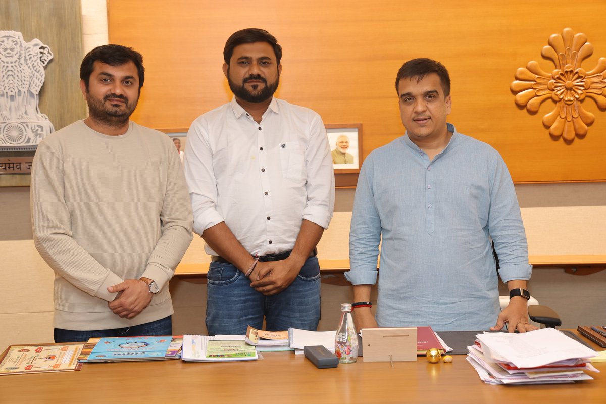 નાયબ મુખ્યમંત્રીશ્રી <a href="/sanghaviharsh/">Harsh Sanghavi</a> જી ને NHMના RBSKના સ્ટાફ જે દેશના ભવિષ્ય સમાન 0-18 વર્ષના બાળકોની સ્વાસ્થ્યની સંભાળ લે છે તે સ્ટાફ પોતાના સારા ભવિષ્ય માટે ઝઝૂમી રહ્યું છે તે બાબત RBSK GUJARAT UNION દ્વારા ન્યાયની આશા અને તપાસ કરીને સત્વરે ન્યાય આપવા વિનંતી છે <a href="/prafulpbjp/">Praful Pansheriya</a>