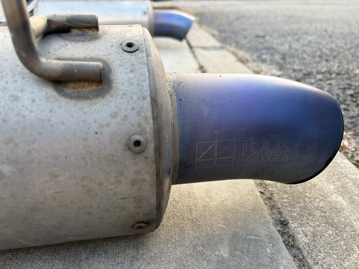 S2000用 戸田レーシングのマフラー(多分60Φ)、6万で欲しい人いますか