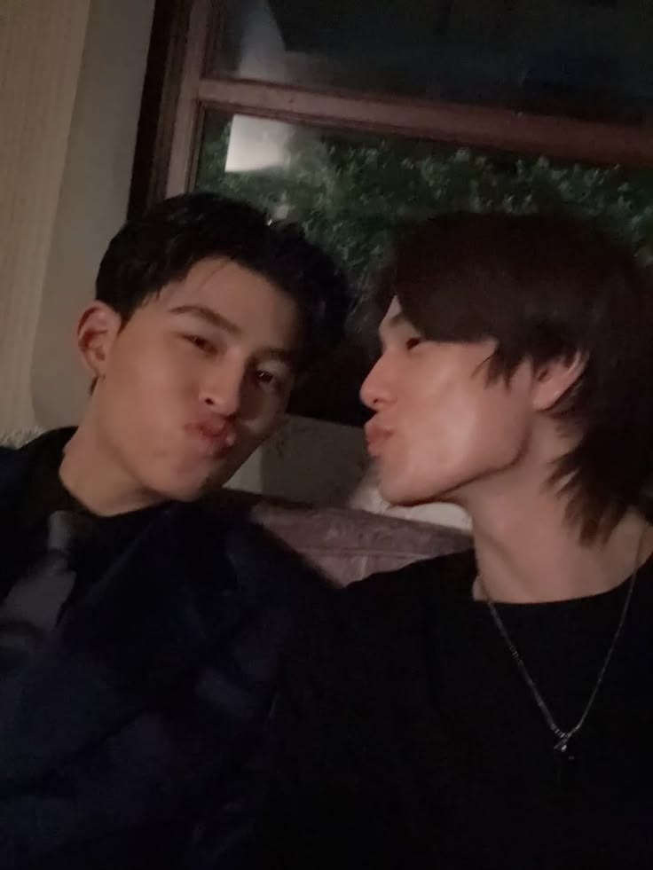 𝙥𝙤𝙣𝙙 tweet media