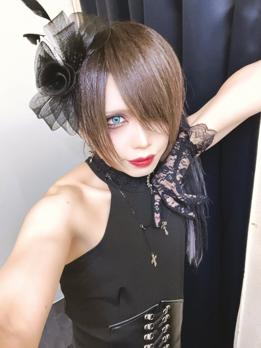 池袋BlackHoleありじゃむ🍓
最後のヤミテラツーマン。
ヤミテラとは本当にたくさん戦ってきたなあ。
良いツーマンでした。